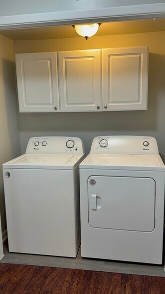 Community Washer and Dryer - 117 Baybridge Dr