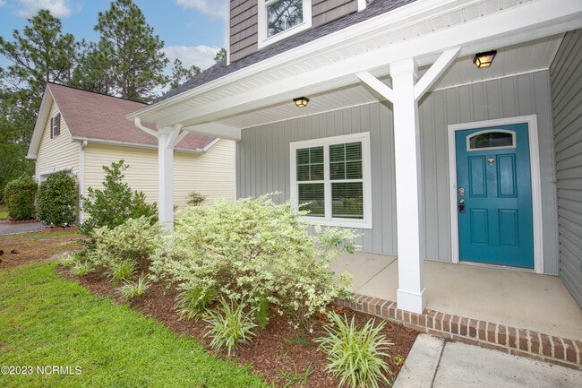 Building Photo - 721 Thrush Dr
