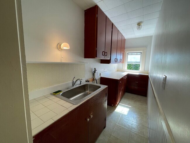 Building Photo - 50 Belmont St