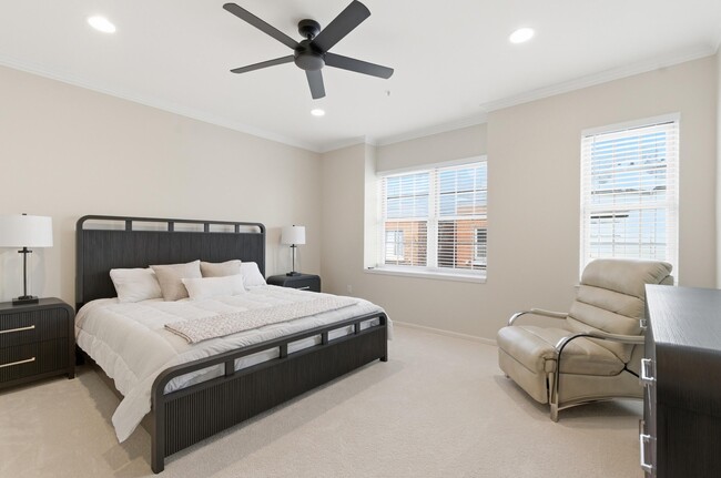 Building Photo - 531 Graten St