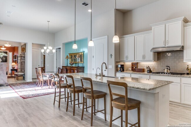 Building Photo - GORGEOUS 3-BEDROOM, 3-BATHROOM SINGLE STOR...