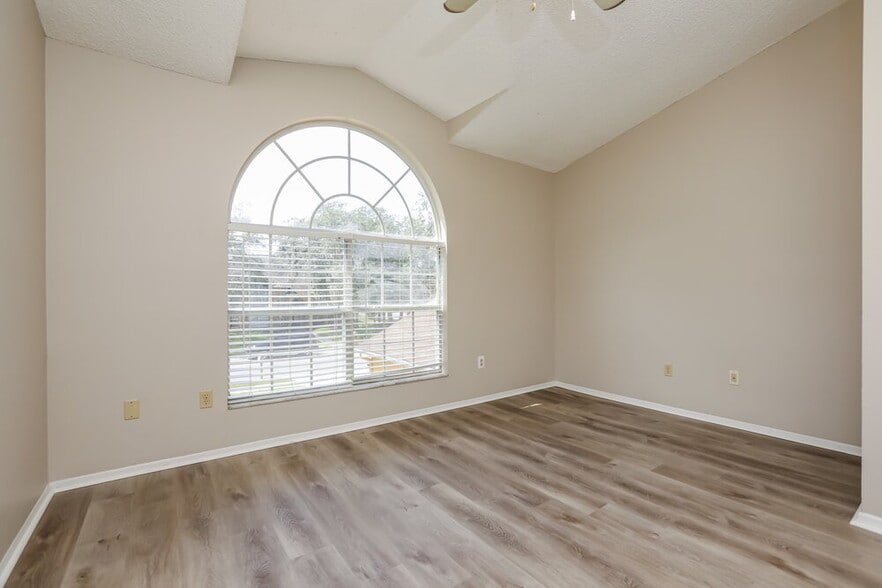 Building Photo - 1018 Corkwood Dr