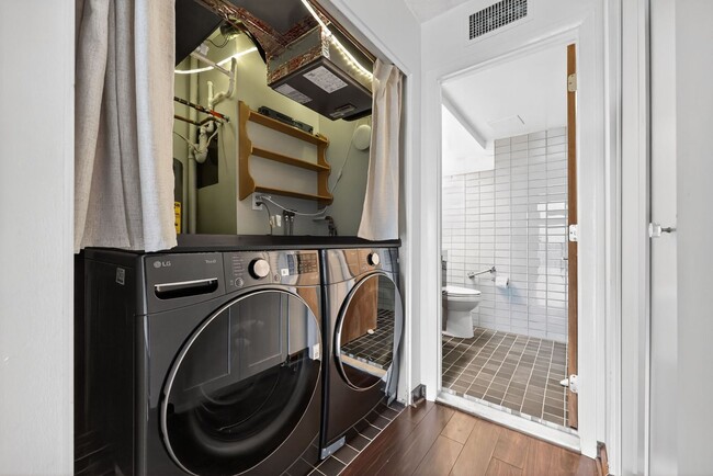 Building Photo - Now Available: Lovely 2 Bedroom, 2 Bath Condo in KOP!!