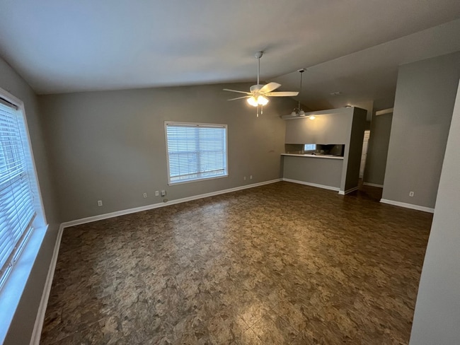 Building Photo - 106 Cove Landing Dr