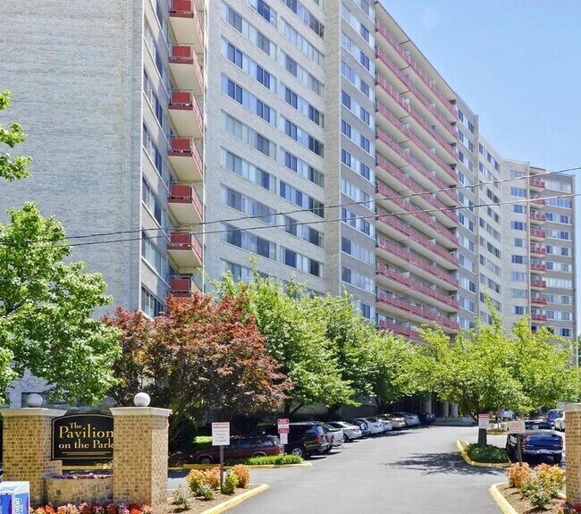 Building Photo - 5340 Holmes Run Pkwy