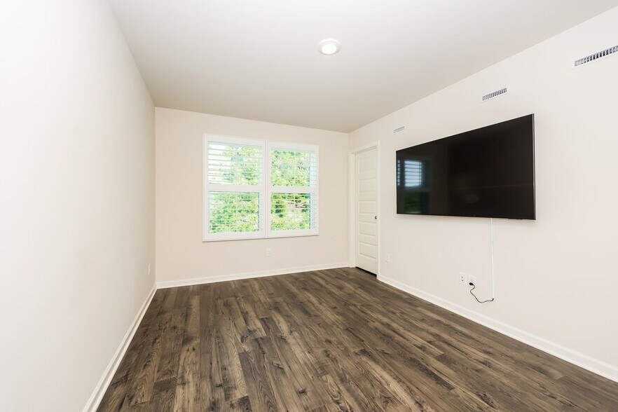 Building Photo - 615 Old Hickory Blvd