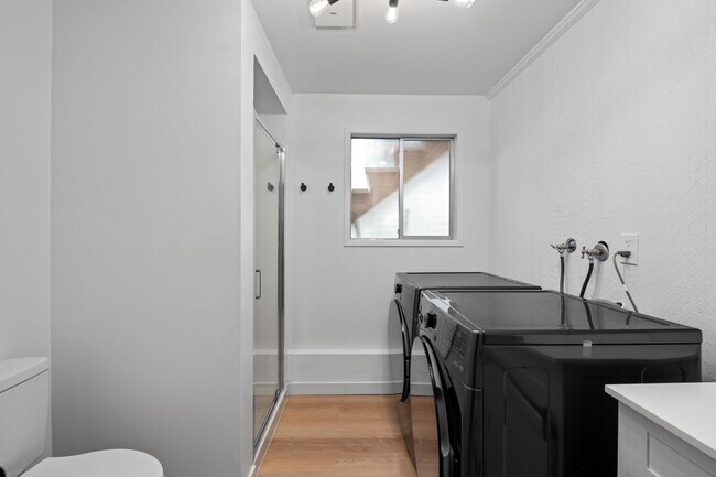 Building Photo - 3bd/1.75ba Mountlake Terrace Home