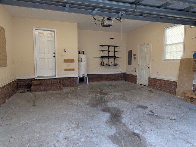 Building Photo - Beautiful home in Creekside Village
