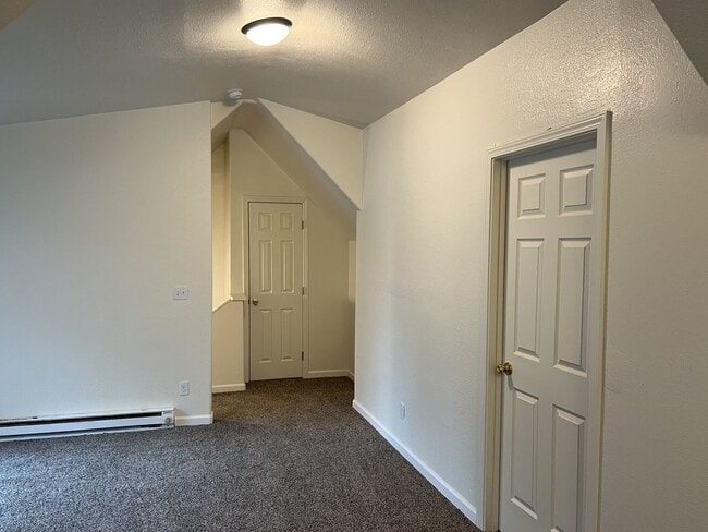 Building Photo - debd01