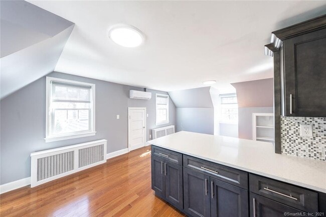 Building Photo - 126 Park Ave