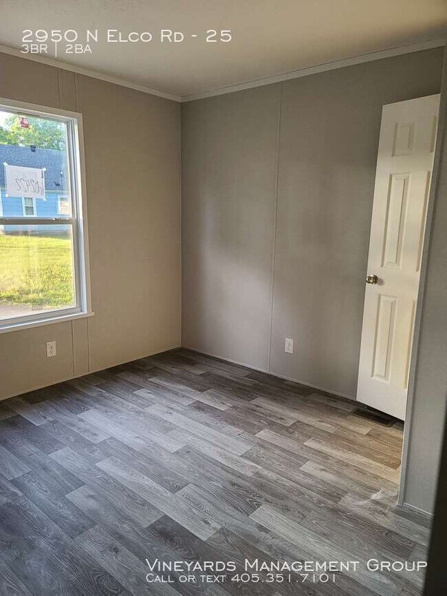 Building Photo - Mobile Home for Sale