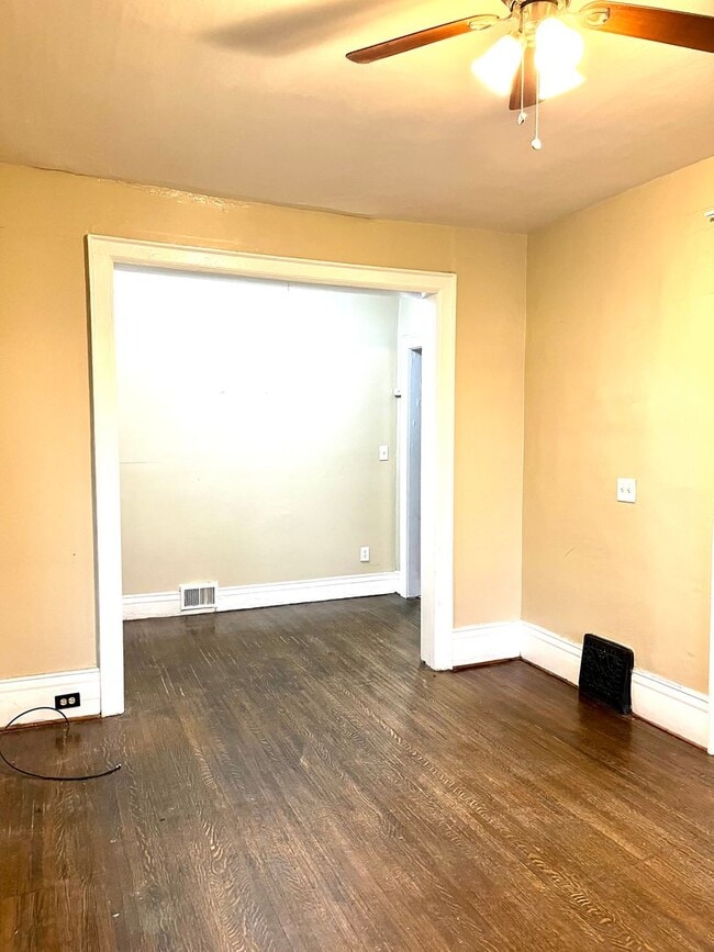 Building Photo - 145 Parkside Ave