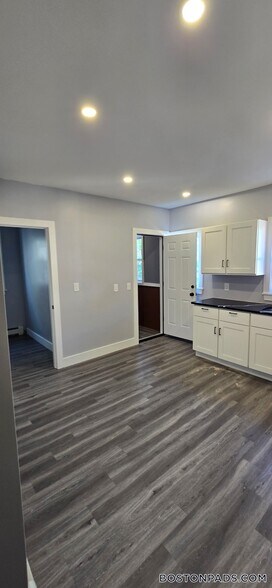 Building Photo - 56 Woolson St