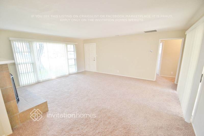 Building Photo - 6990 Malibu Dr