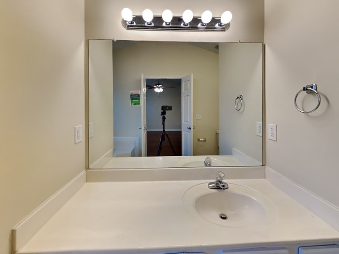 Building Photo - 761 Sugar Oak Ln