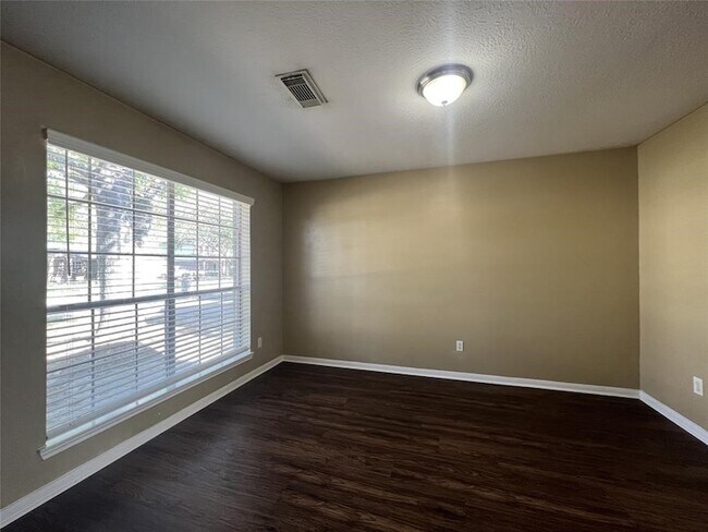 Building Photo - 28811 Stapleford St