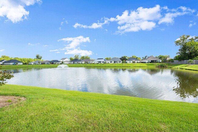 Building Photo - Beautiful 4-Bedroom Home in Parks at Water Oaks – Gonzales, LA