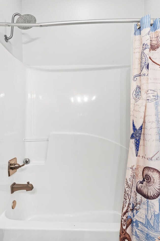 Building Photo - 2809 Scenic Hwy 98