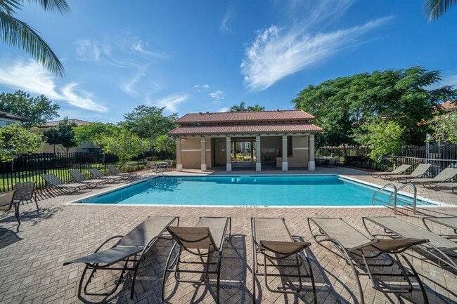 Building Photo - 6920 Julia Gardens Dr