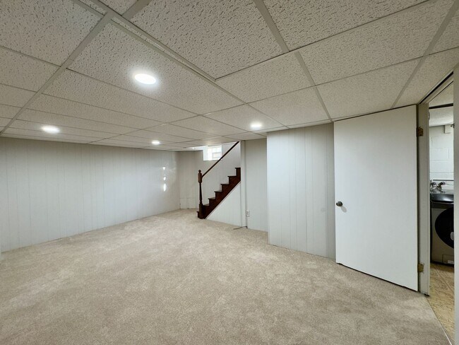 Building Photo - Charming 3 Bedroom/1 Bathroom in Woodring, MD!