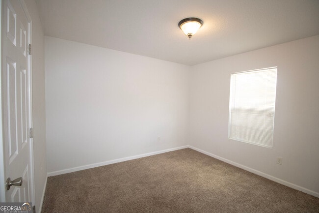 Building Photo - 206 N Bridgeport Dr