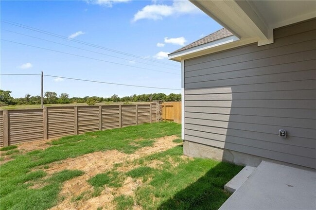 Building Photo - 121 Unforgiven Ln