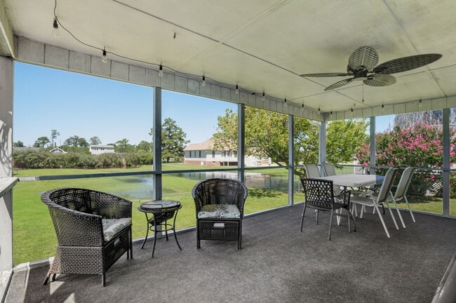 Building Photo - 5457 Warren St