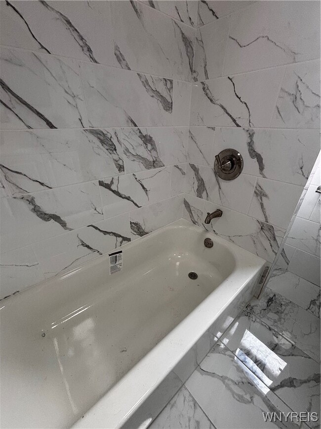 Building Photo - 432 Wohlers Ave