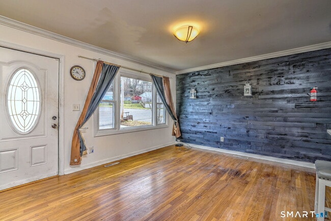 Building Photo - 42 Highland Ave