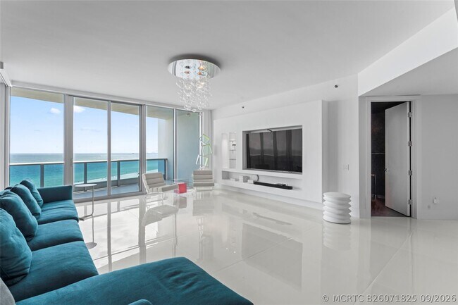 Building Photo - 5959 Collins Ave