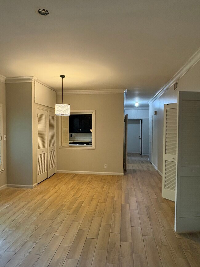 Building Photo - 3104 Woodley Terrace