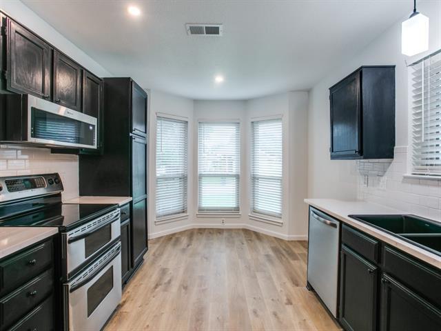 Building Photo - 333 Banyan Dr
