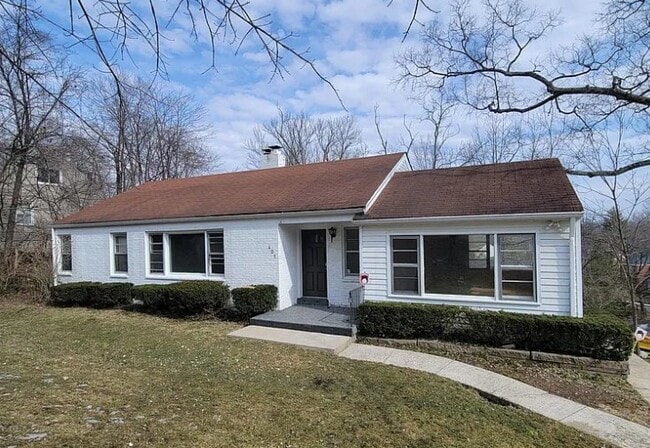 Building Photo - 401 Hyde Park Dr