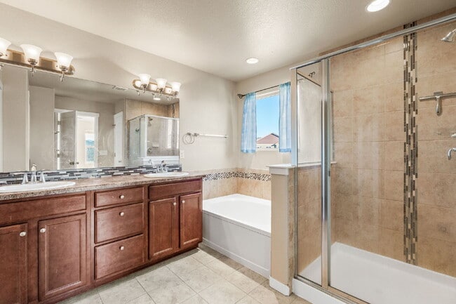 Building Photo - Pristine 4 Bedroom Home in Colorado Springs