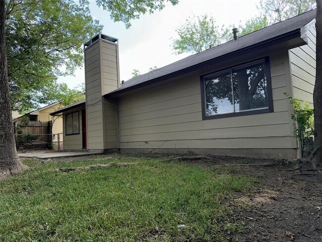 Building Photo - 7318 Lunar Dr