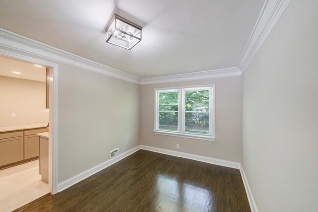 Building Photo - 254 Richardson Rd NW