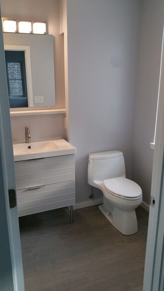Master Bath - 825 S Campbell ave