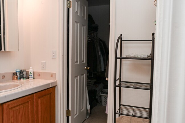 Building Photo - 788 UT-66