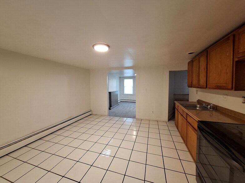 Building Photo - 822 McLain St