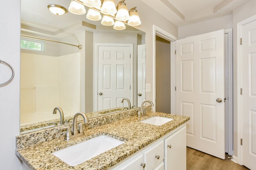 Building Photo - 441 Parrish Hill