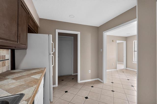 Building Photo - 2320 Markland St