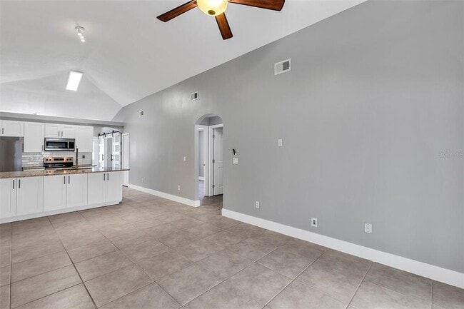 Building Photo - 7686 Pine Fork Dr