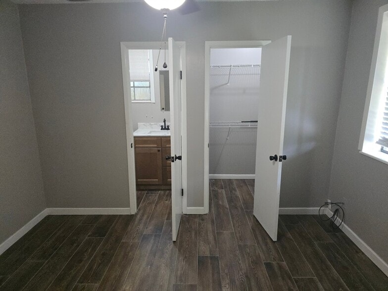 Building Photo - 4837 Mayo Cir
