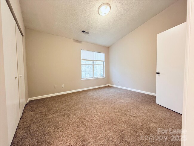 Building Photo - 6425 Windsor Gate Ln