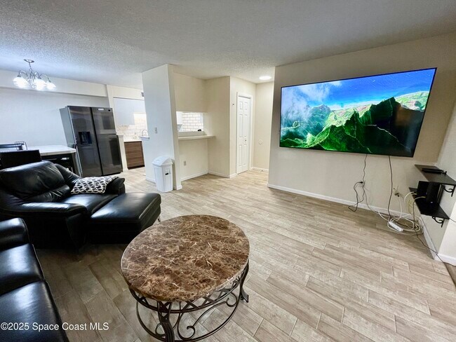 Building Photo - 225 S Tropical Trail