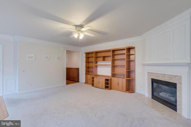 Building Photo - 7046 Falls Reach Dr
