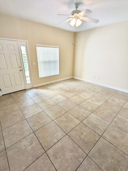 Building Photo - 1918 Yellowfin Dr