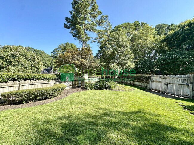 Building Photo - 948 Forest Lakes Cir