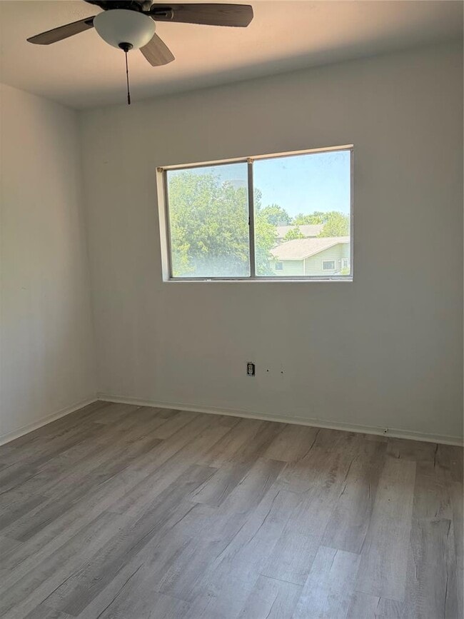 Building Photo - 3101 Birch Dr