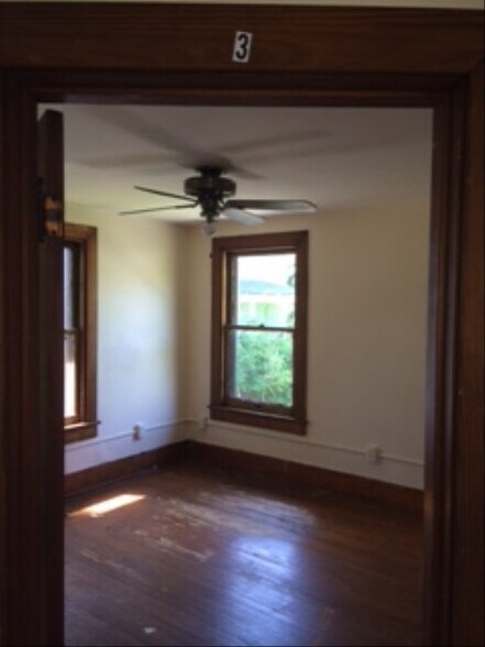 Bedroom - 53 N Fairview St